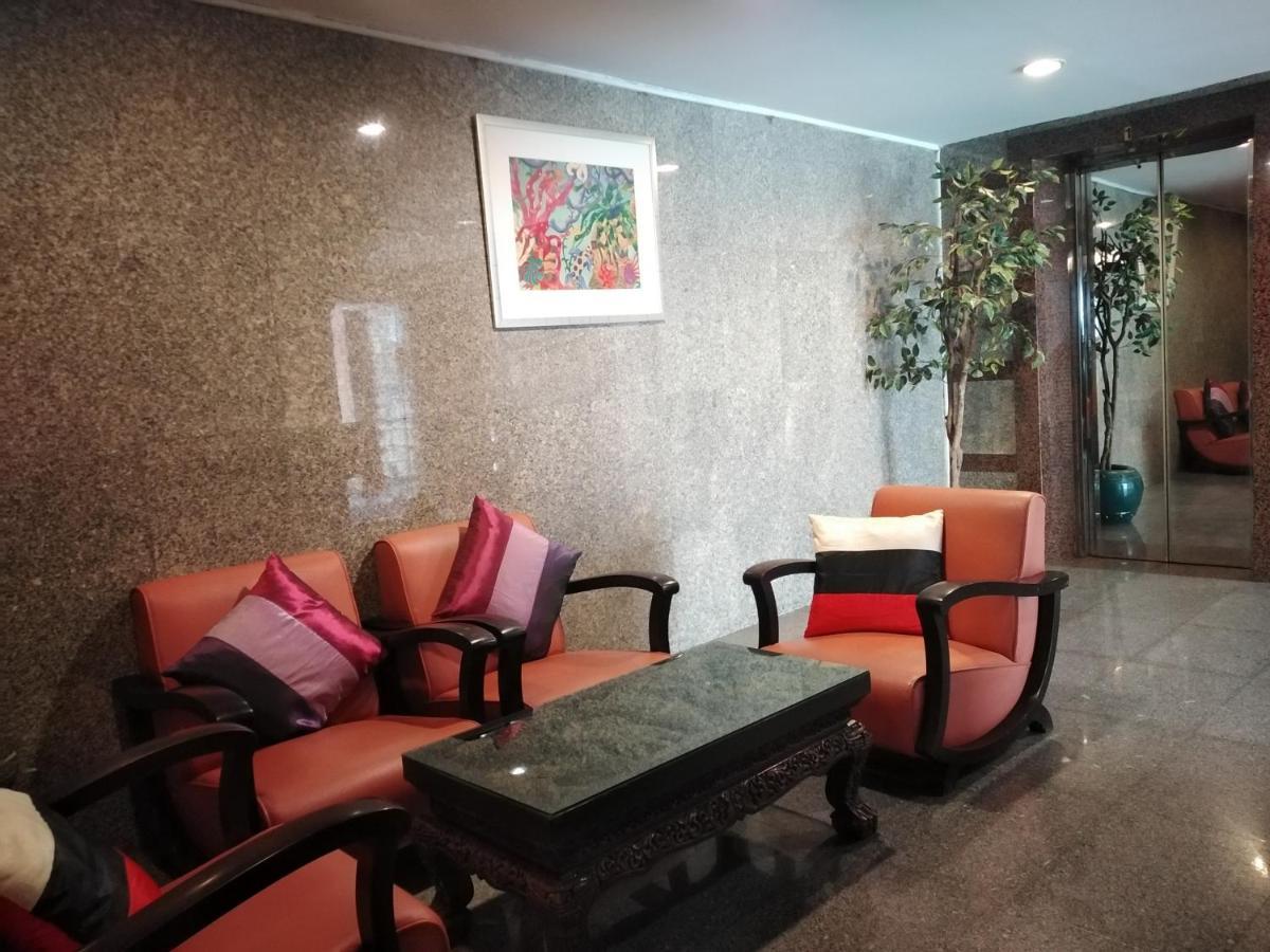 อินเตอร์เชนจ์ ทาวเวอร์ เซอร์วิส อพาร์ตเมนต์  Hotel กรุงเทพมหานคร ภายนอก รูปภาพ