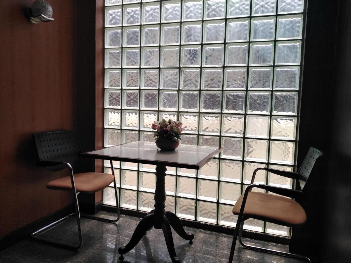 อินเตอร์เชนจ์ ทาวเวอร์ เซอร์วิส อพาร์ตเมนต์  Hotel กรุงเทพมหานคร ภายนอก รูปภาพ