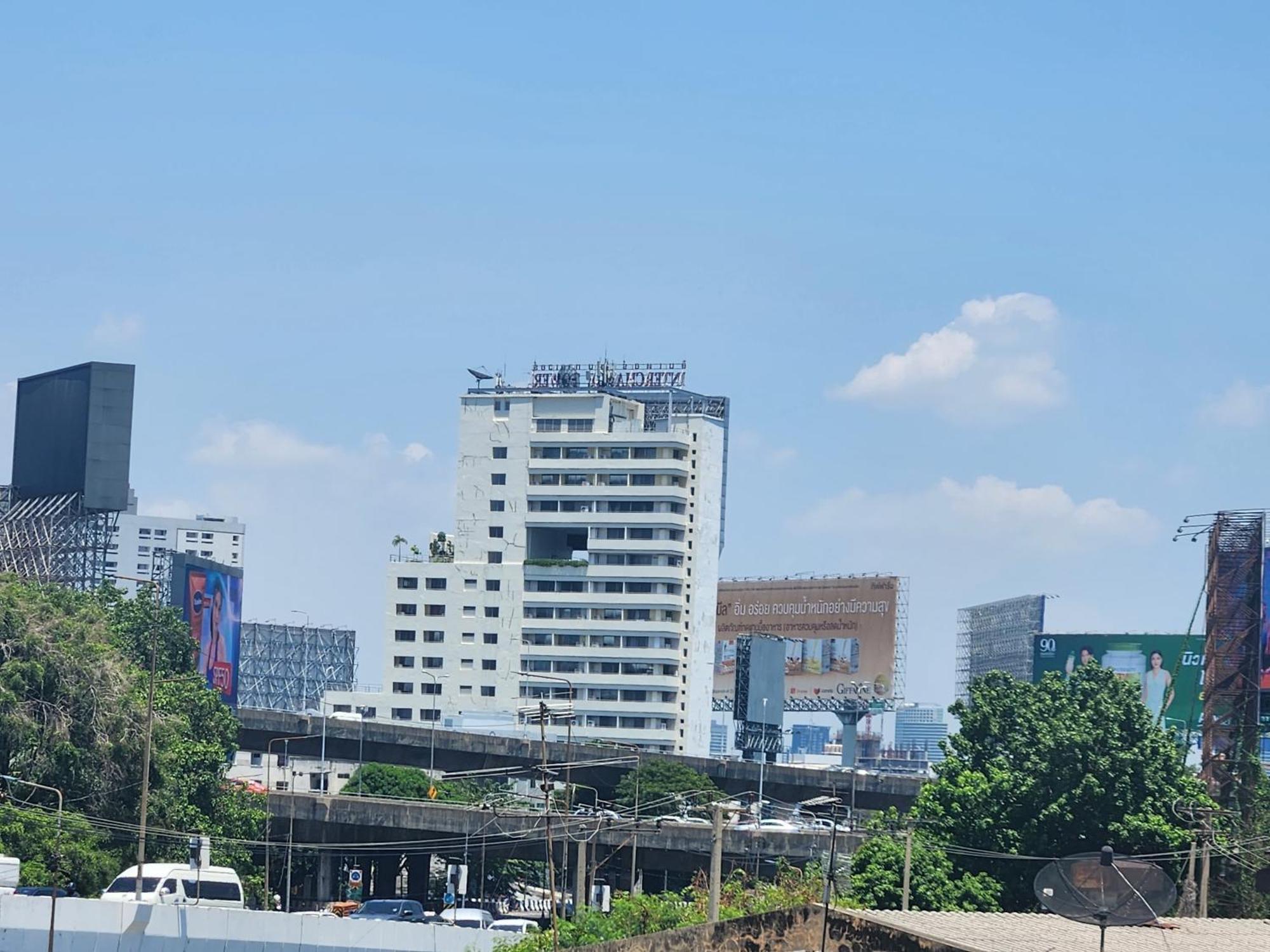 อินเตอร์เชนจ์ ทาวเวอร์ เซอร์วิส อพาร์ตเมนต์  Hotel กรุงเทพมหานคร ภายนอก รูปภาพ