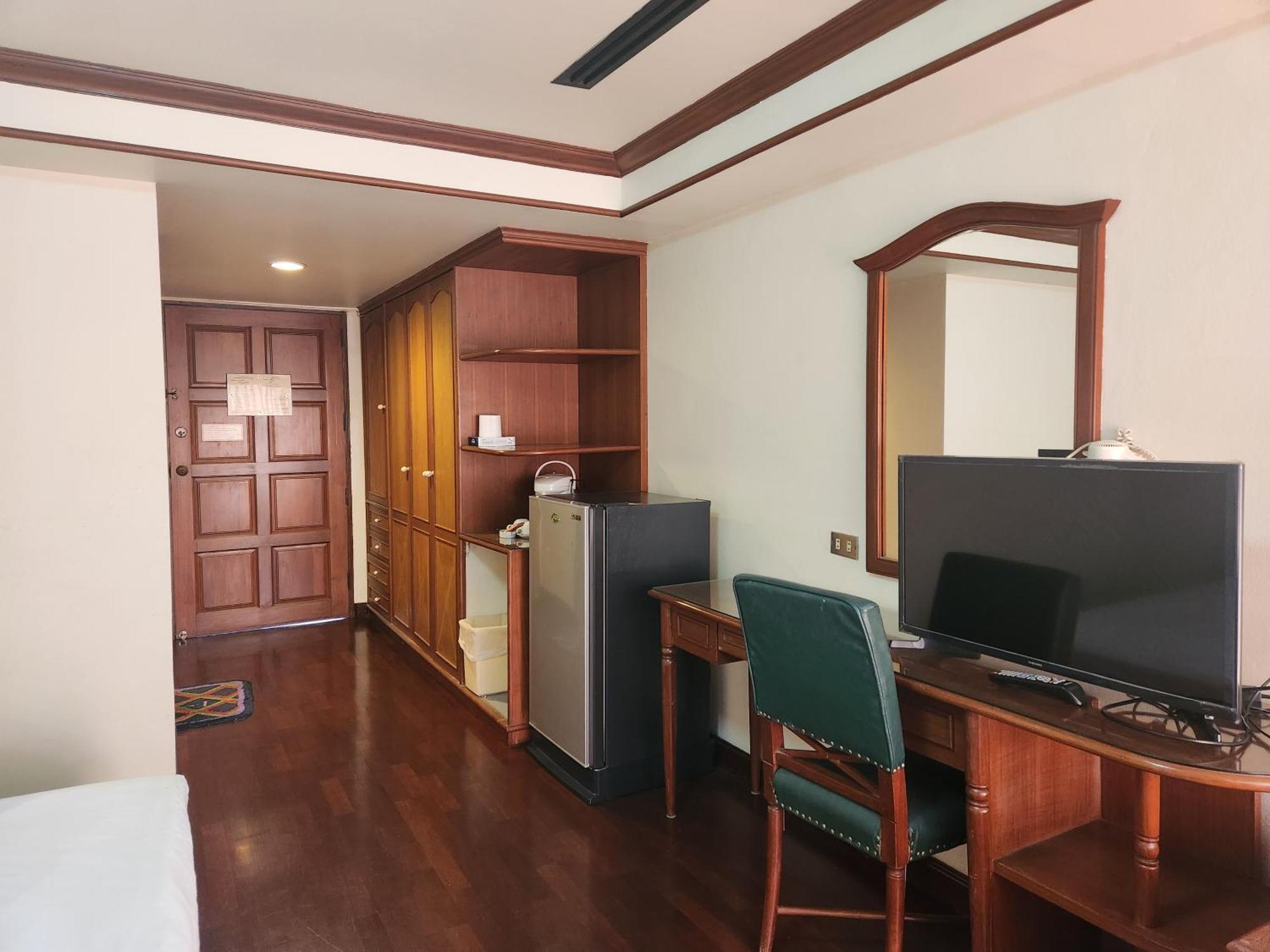 อินเตอร์เชนจ์ ทาวเวอร์ เซอร์วิส อพาร์ตเมนต์  Hotel กรุงเทพมหานคร ภายนอก รูปภาพ