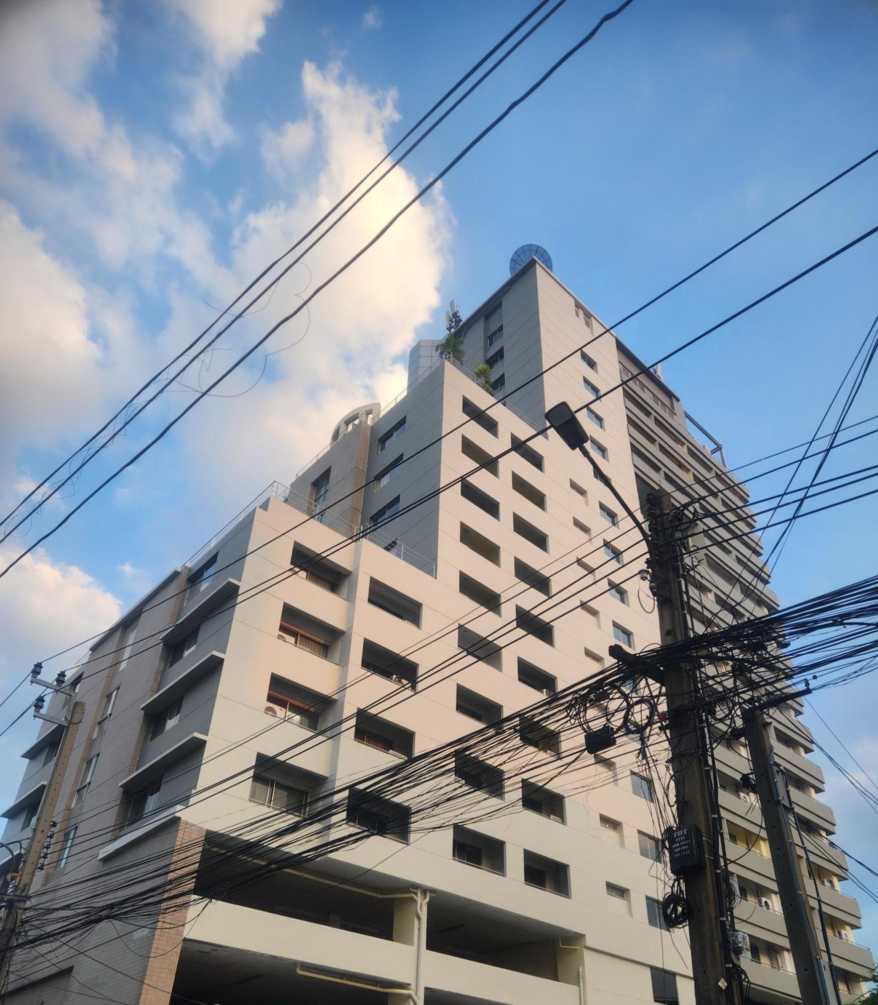 อินเตอร์เชนจ์ ทาวเวอร์ เซอร์วิส อพาร์ตเมนต์  Hotel กรุงเทพมหานคร ภายนอก รูปภาพ