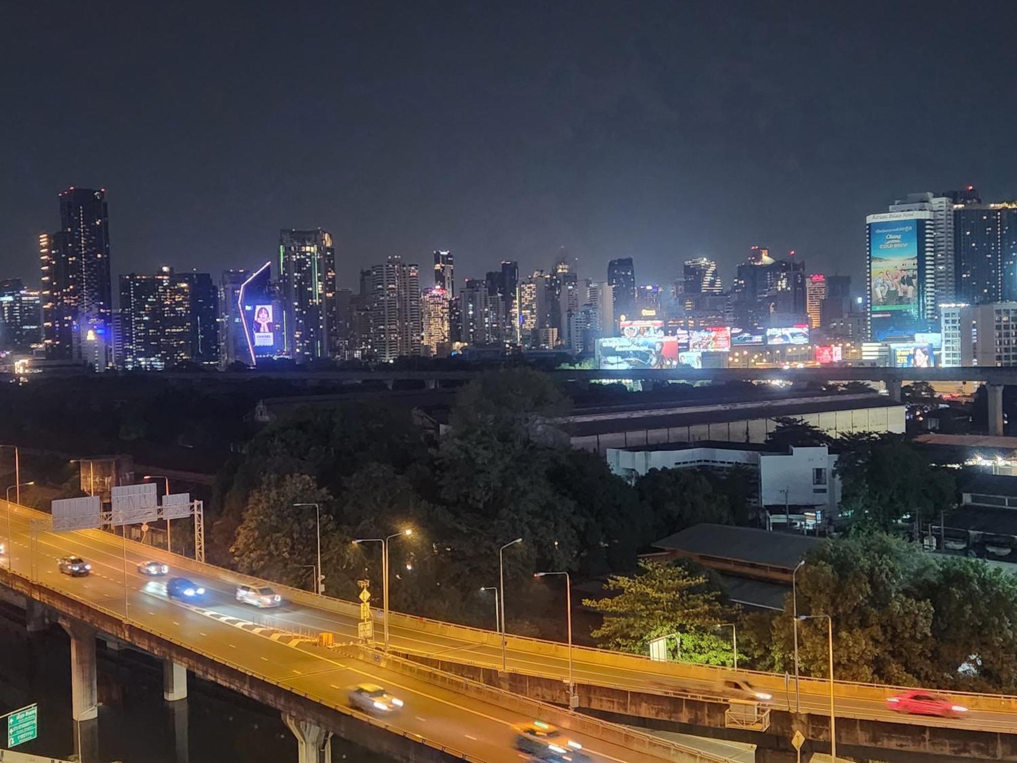 อินเตอร์เชนจ์ ทาวเวอร์ เซอร์วิส อพาร์ตเมนต์  Hotel กรุงเทพมหานคร ภายนอก รูปภาพ